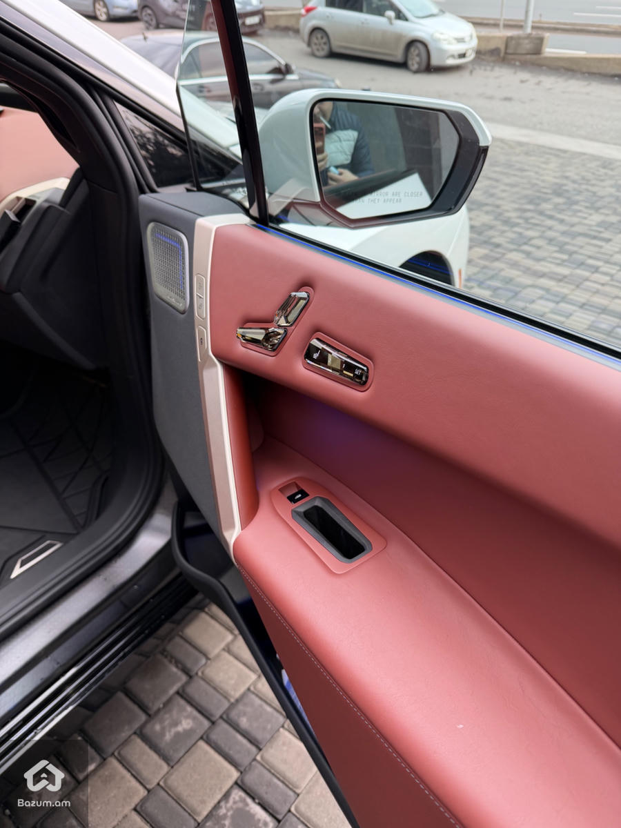 BMW IX M60 - image 8