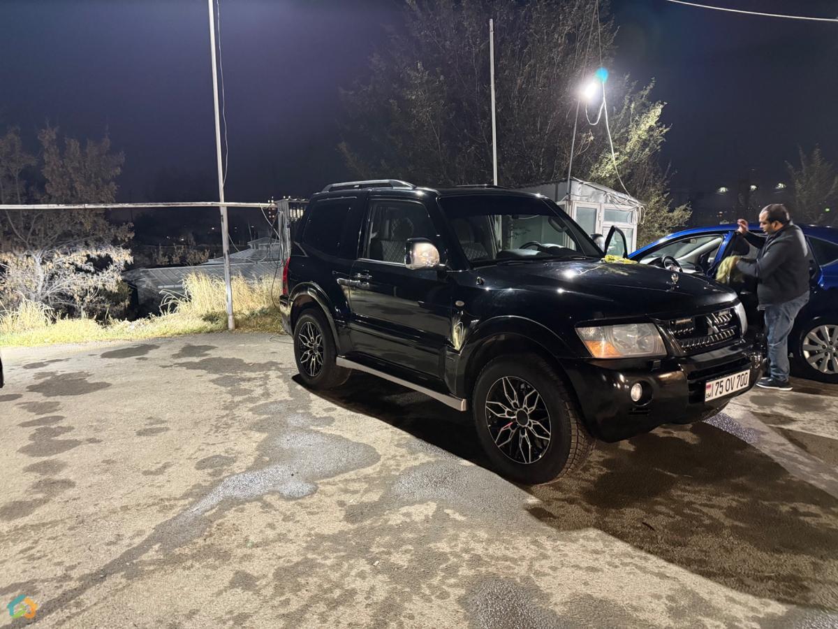 MITSUBISHI PAJERO KUPE - image 2