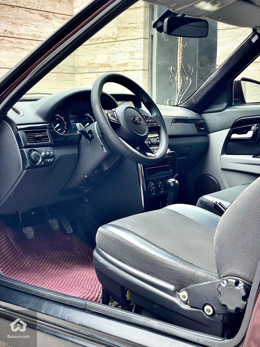 Lada Priora Coupe  - image 7