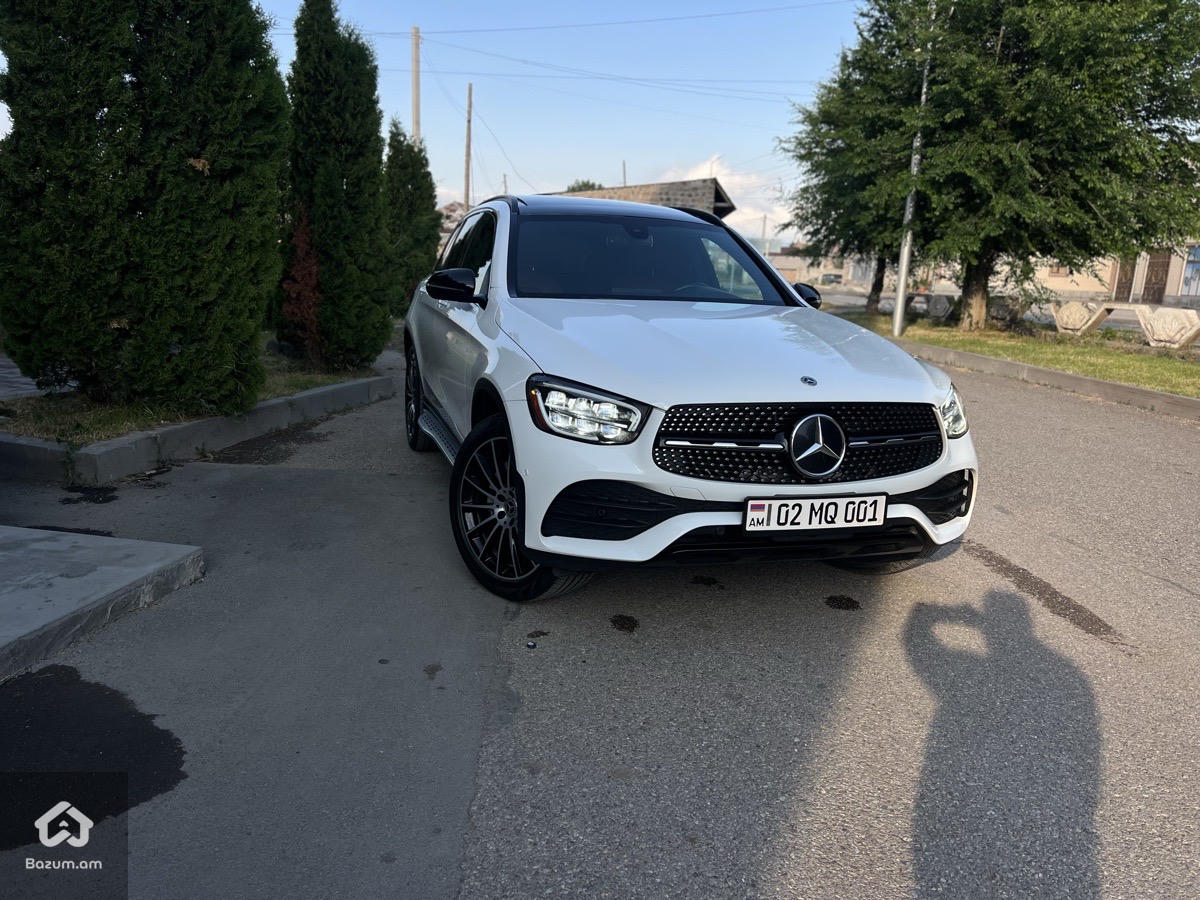 Mercedes GLC 300 - image 3