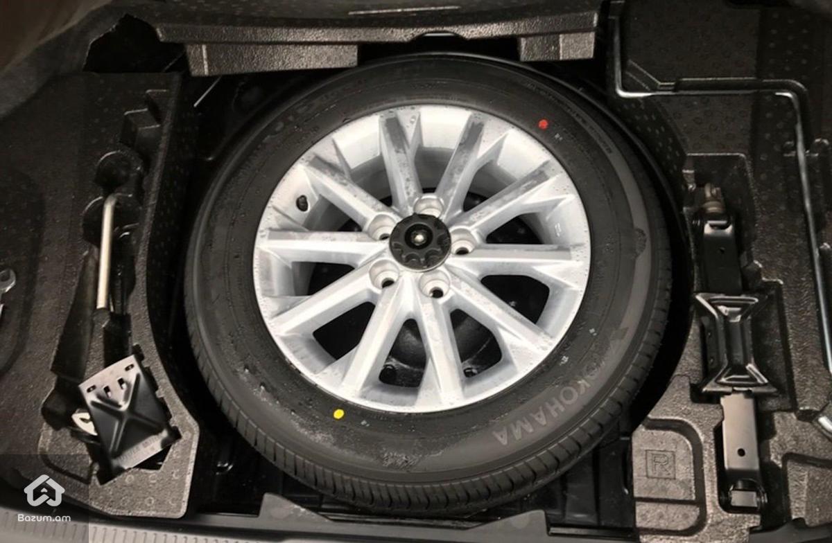 Անվադող Անվահեծով 215/60/r16