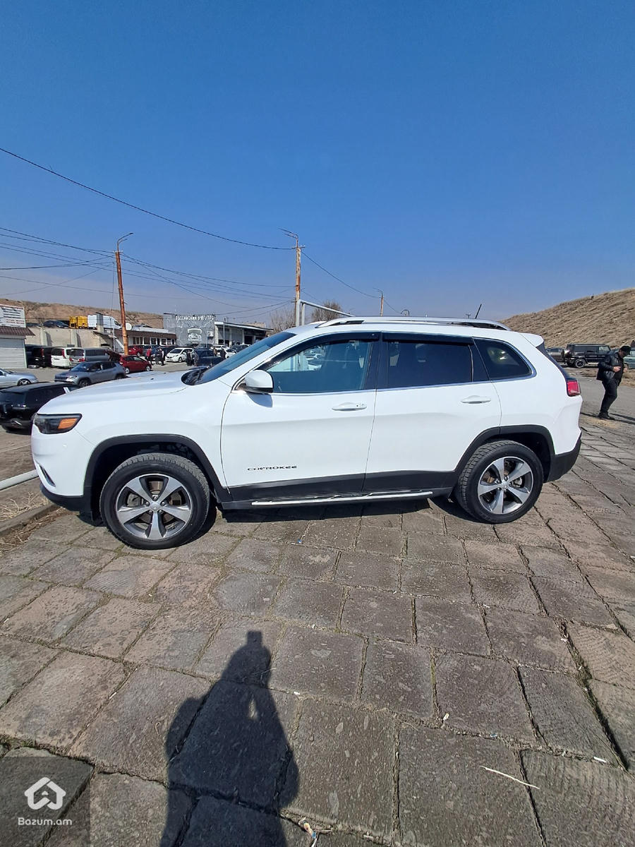 Jeep Cherokee Limited - image 2