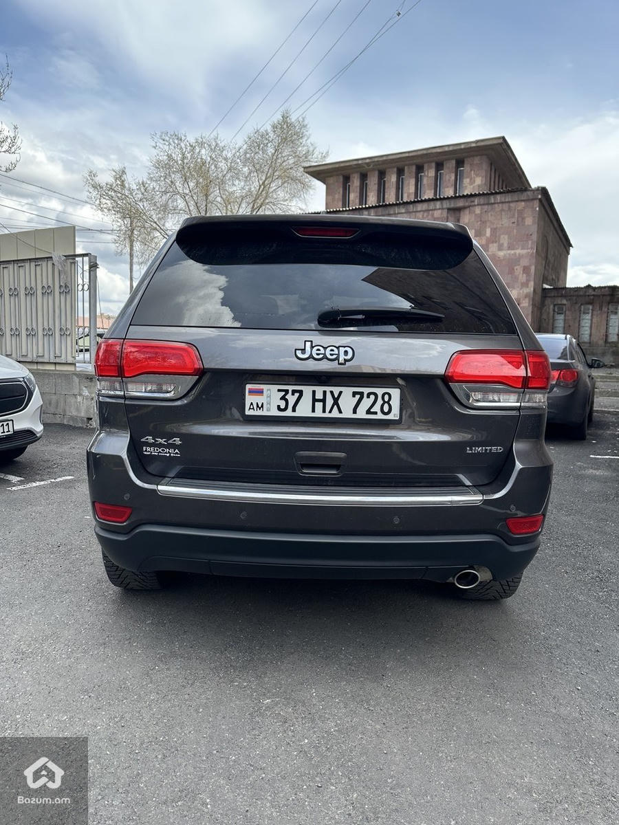 Jeep Grand Cherokee Limited - image 6