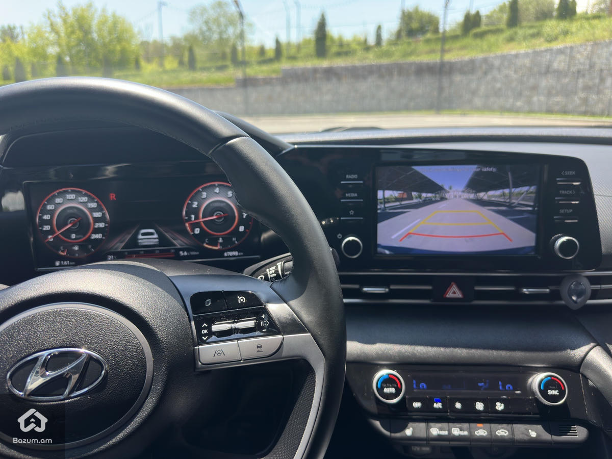 Elantra - image 16