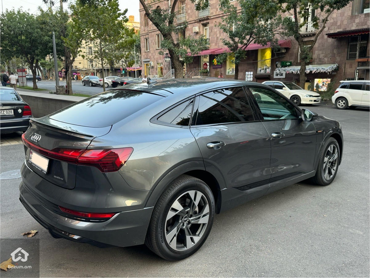 Audi e-tron S Sportback 2021 - image 8