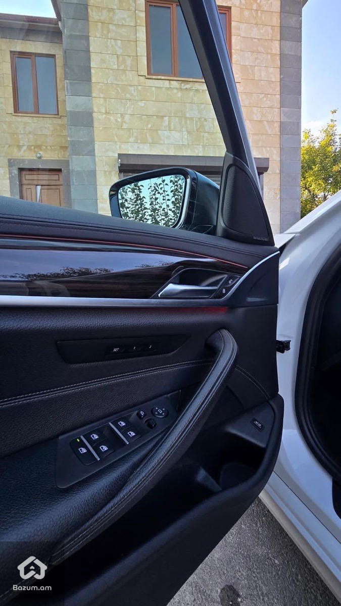 BMW 530 2017 - image 11