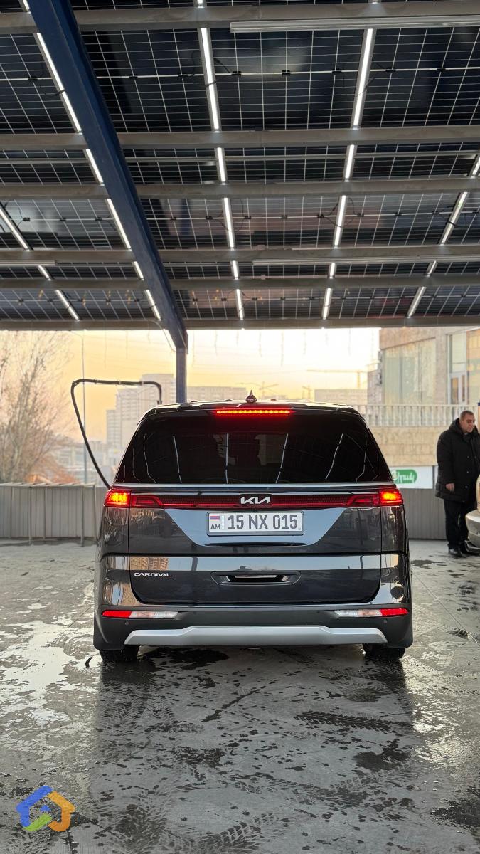 KIA CARNIVAL EX - image 6