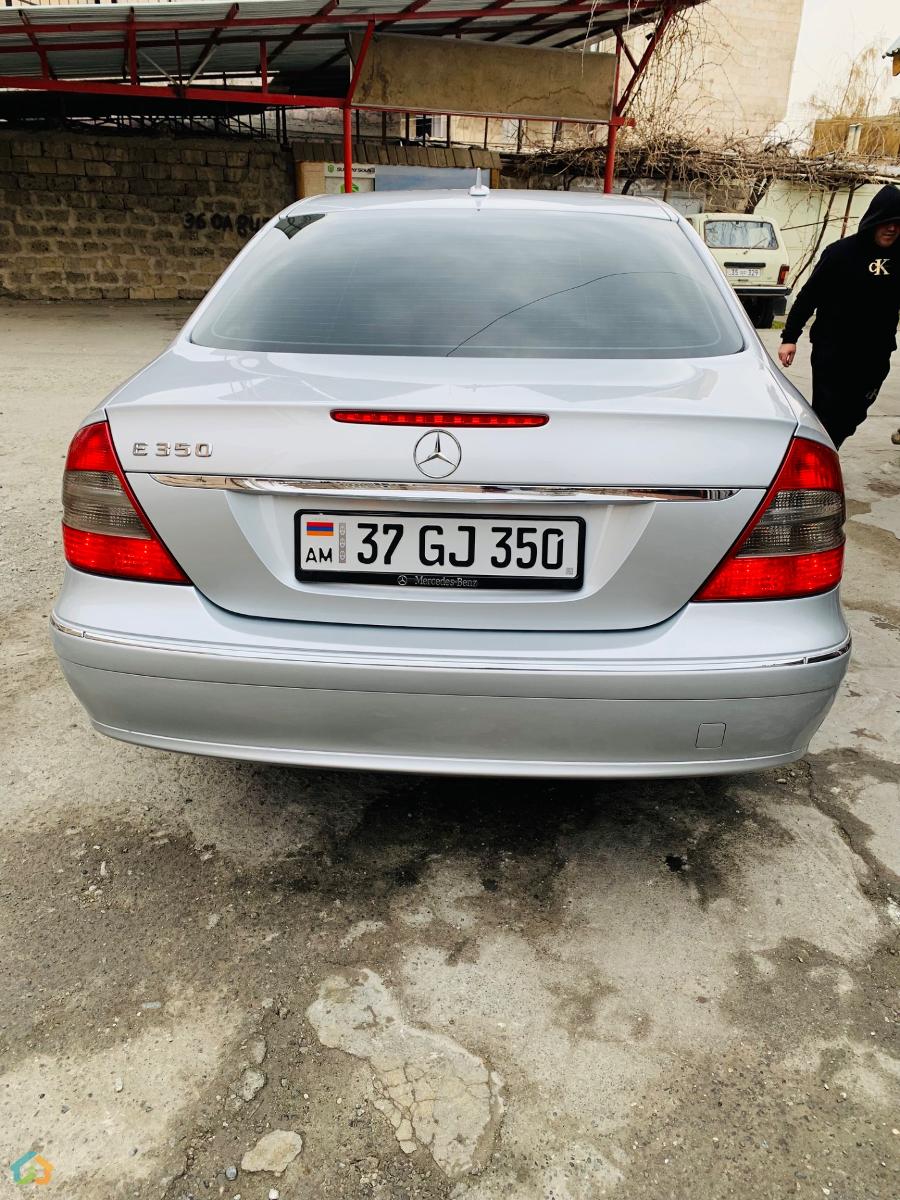 Mercedes Benz - image 3