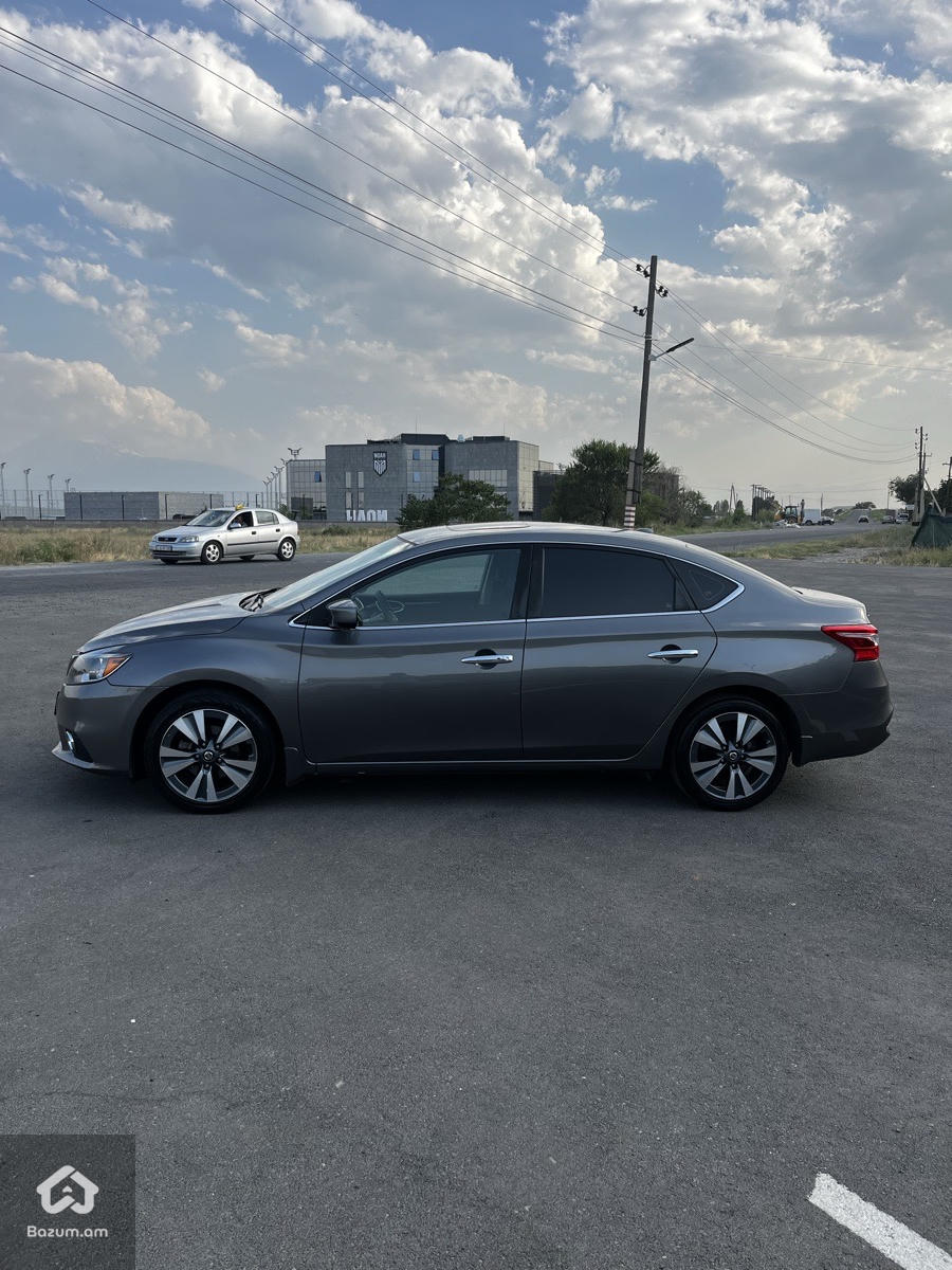 Nissan Sentra SV - image 3