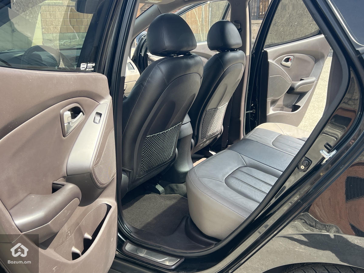 Hyundai Tucson - image 10