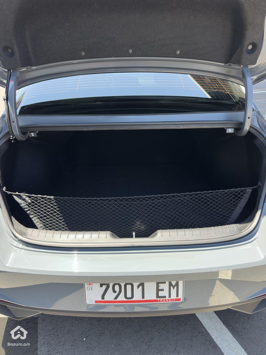 Elantra - image 22