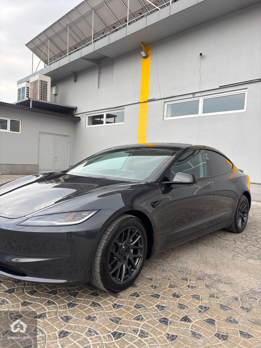 Tesla model 3 - image 2