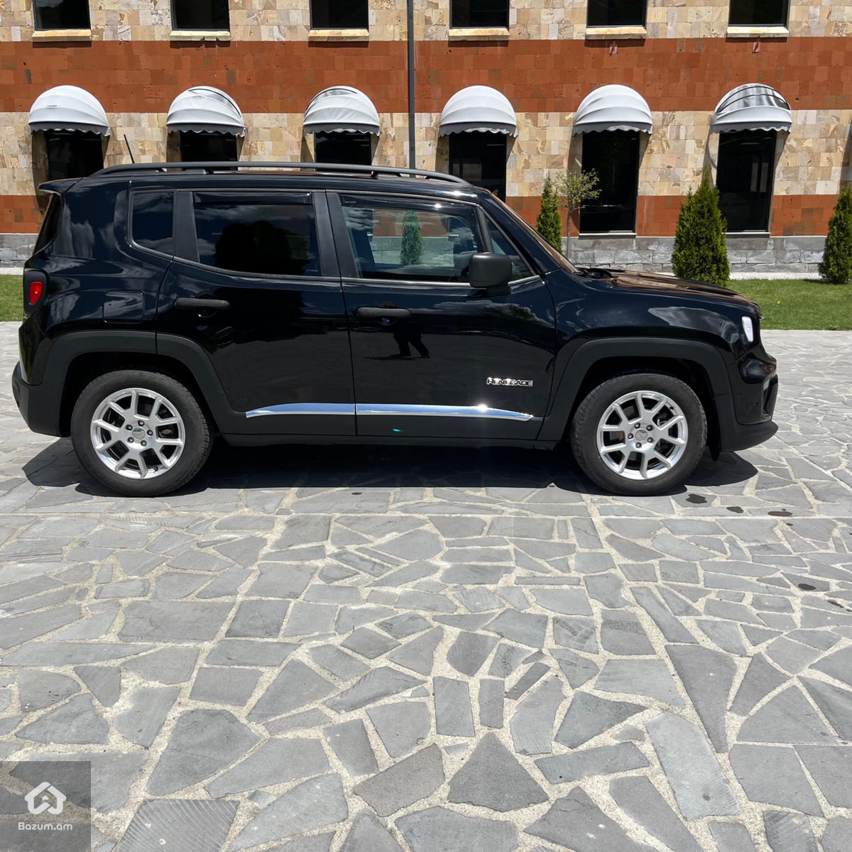 Jeep Renegade  - image 5