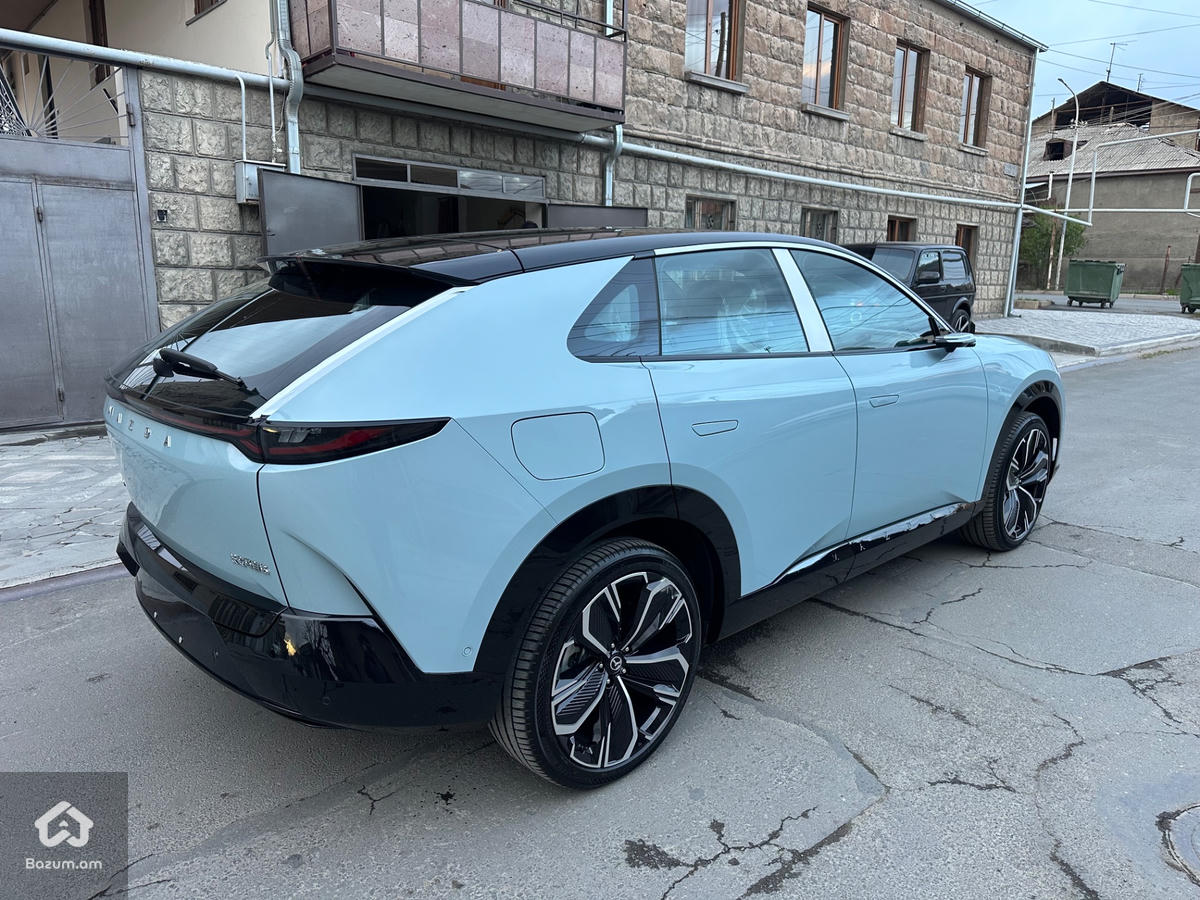 MAZDA EZ-60 - image 4