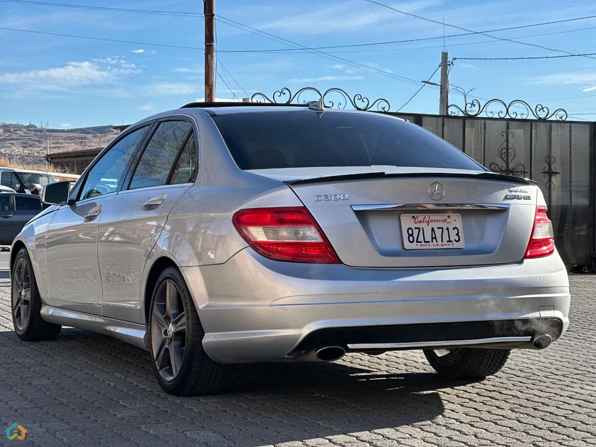 Mercedes benz c300 - image 6