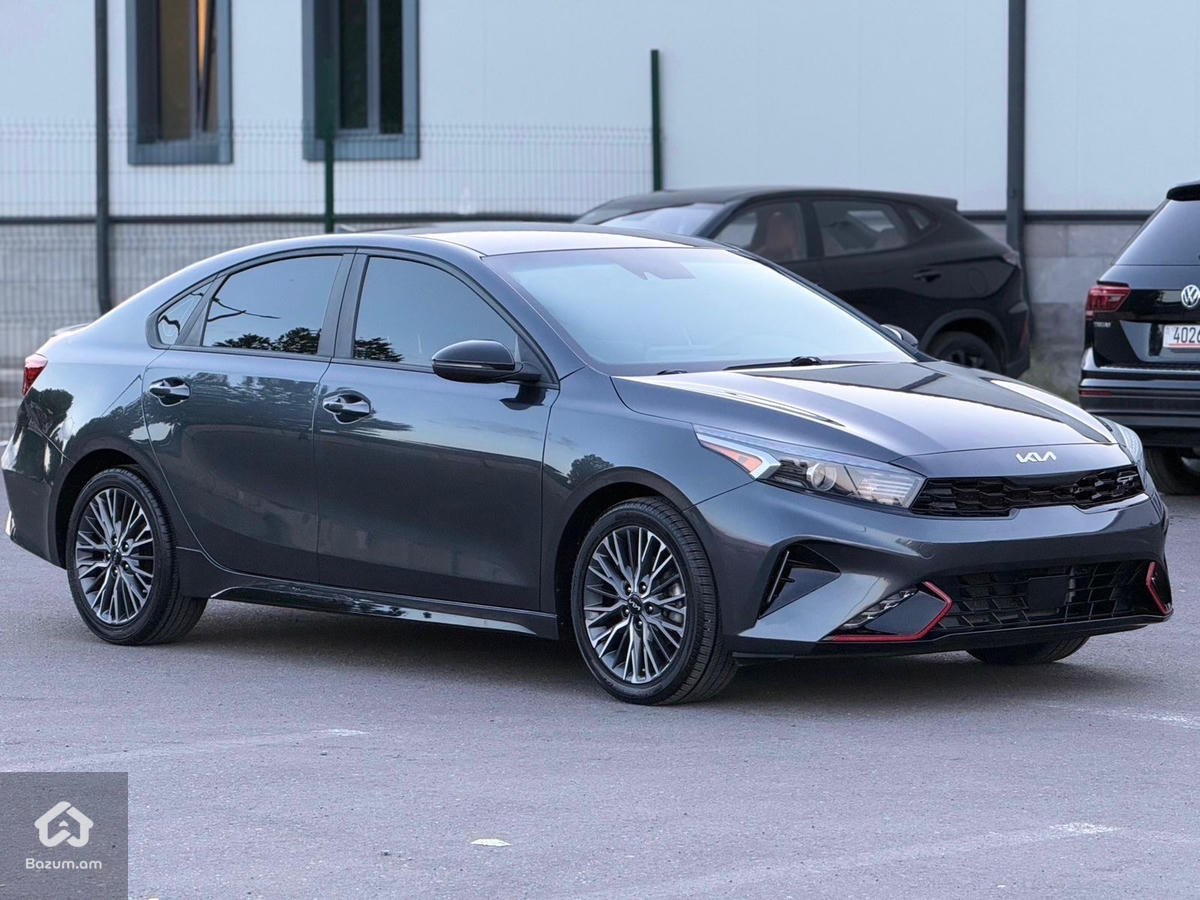 Kia Forte GT-LINE - image 3