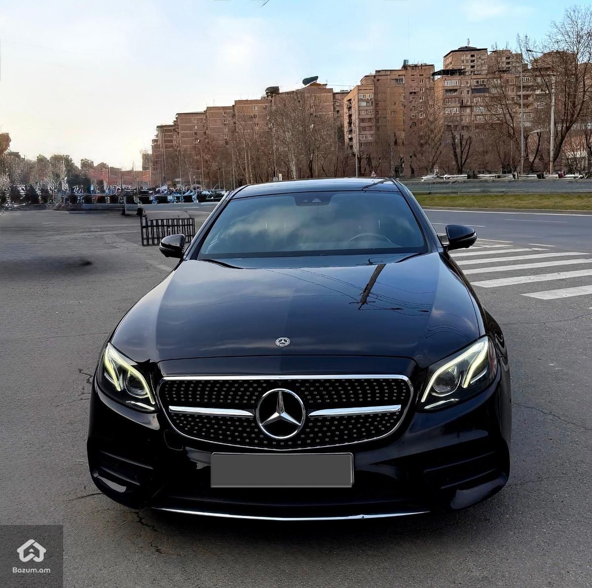 Mercedes Benz E300 - image 28