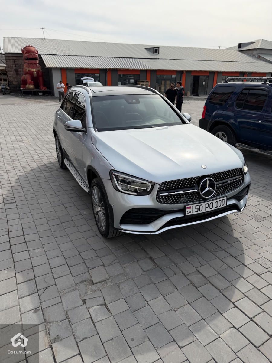 Mercedes Benz GLC 300 Amg line - image 2