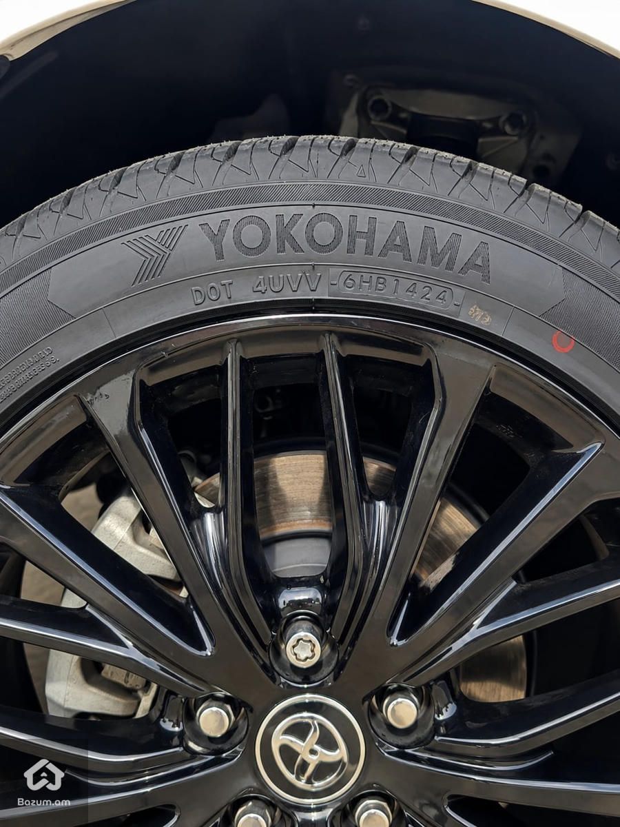 TOYOTA CAMRY V70 SE - image 13