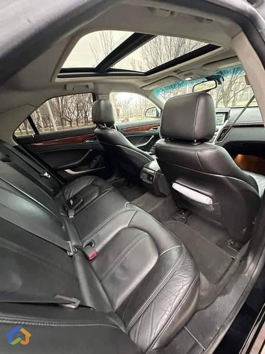 Cadillac - image 3
