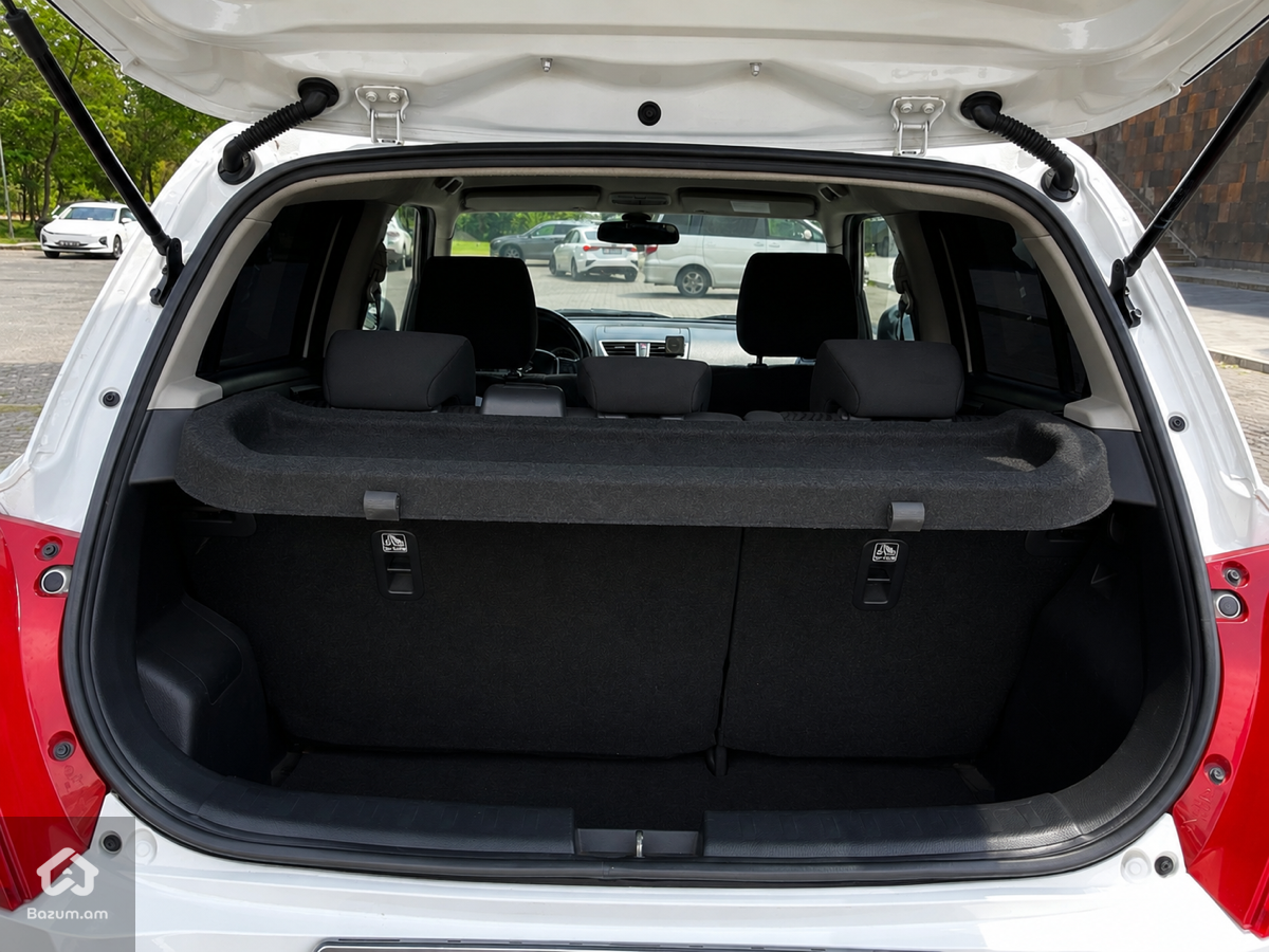 Suzuki Swift 2012 - image 9