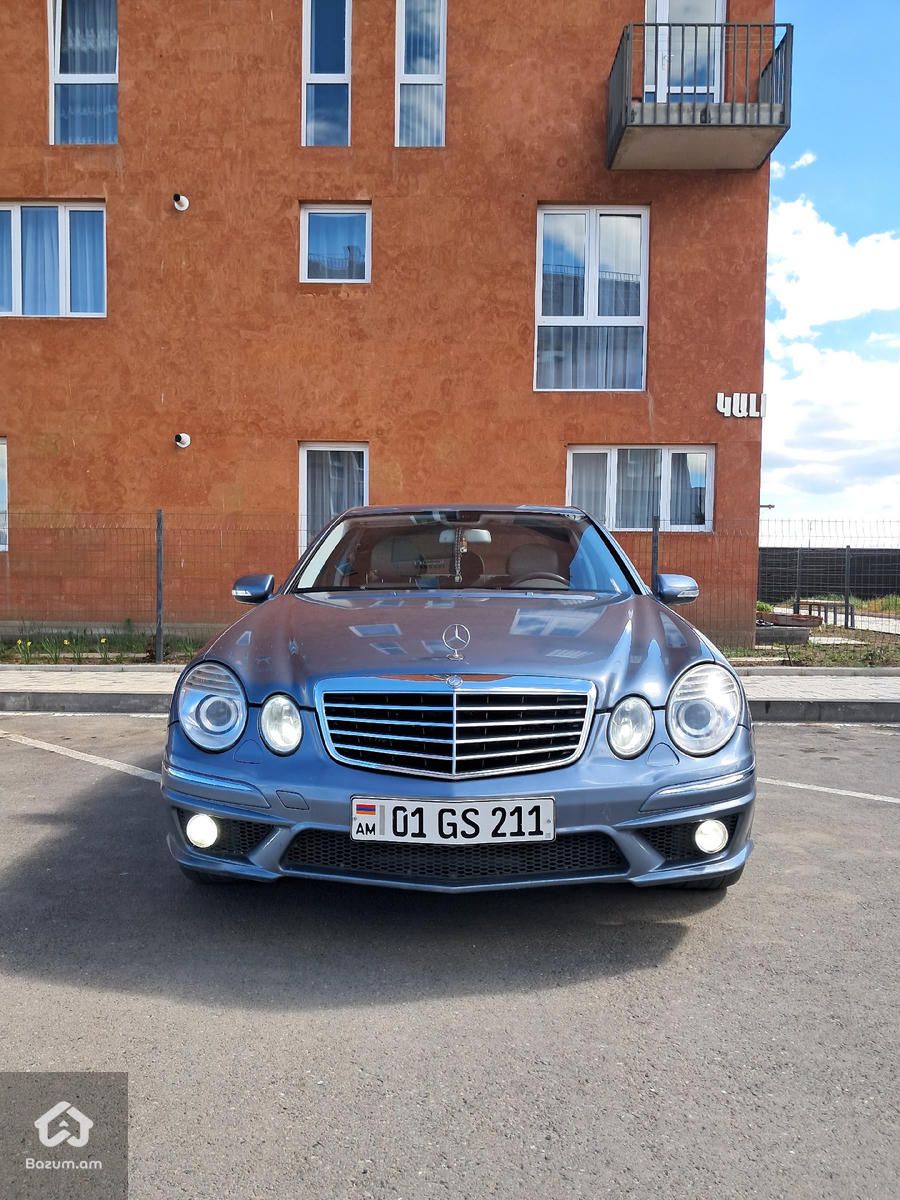 Mercedes-Benz E-Class W211 - image 2