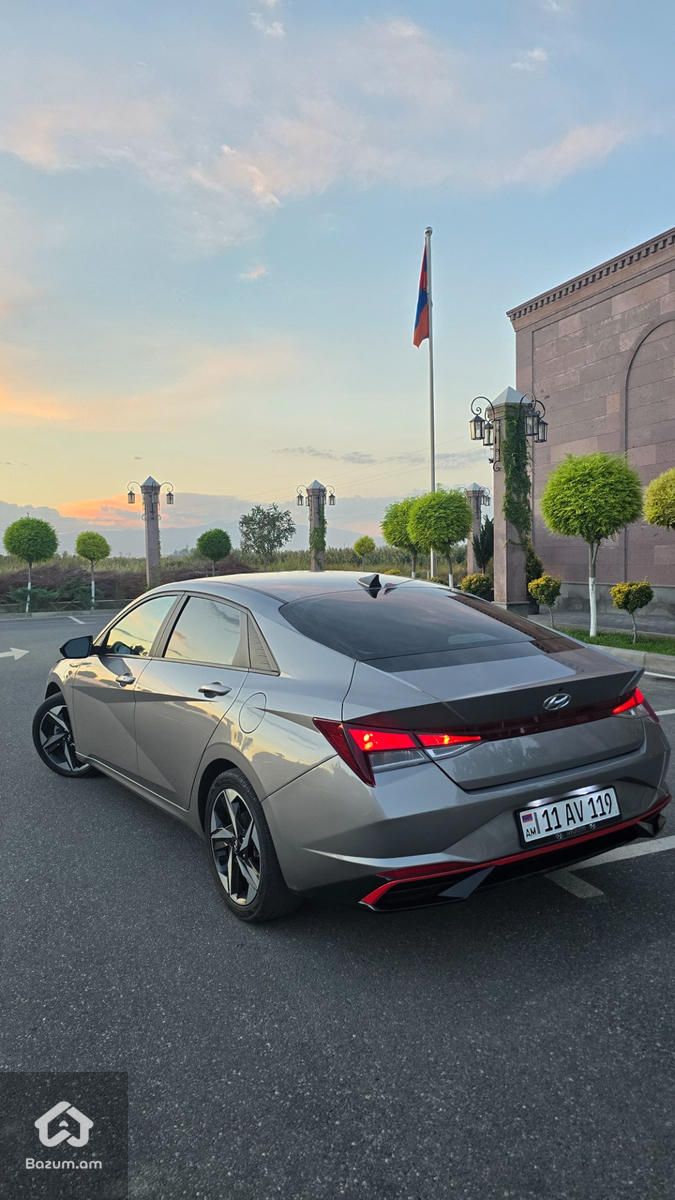 Hyundai Elantra SEL + 2022 - image 7