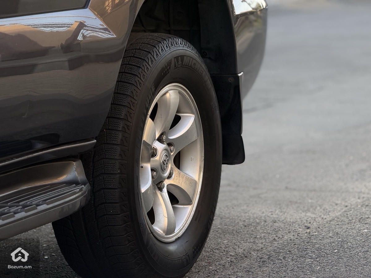 Toyota Land Cruiser Prado 2009 - image 17