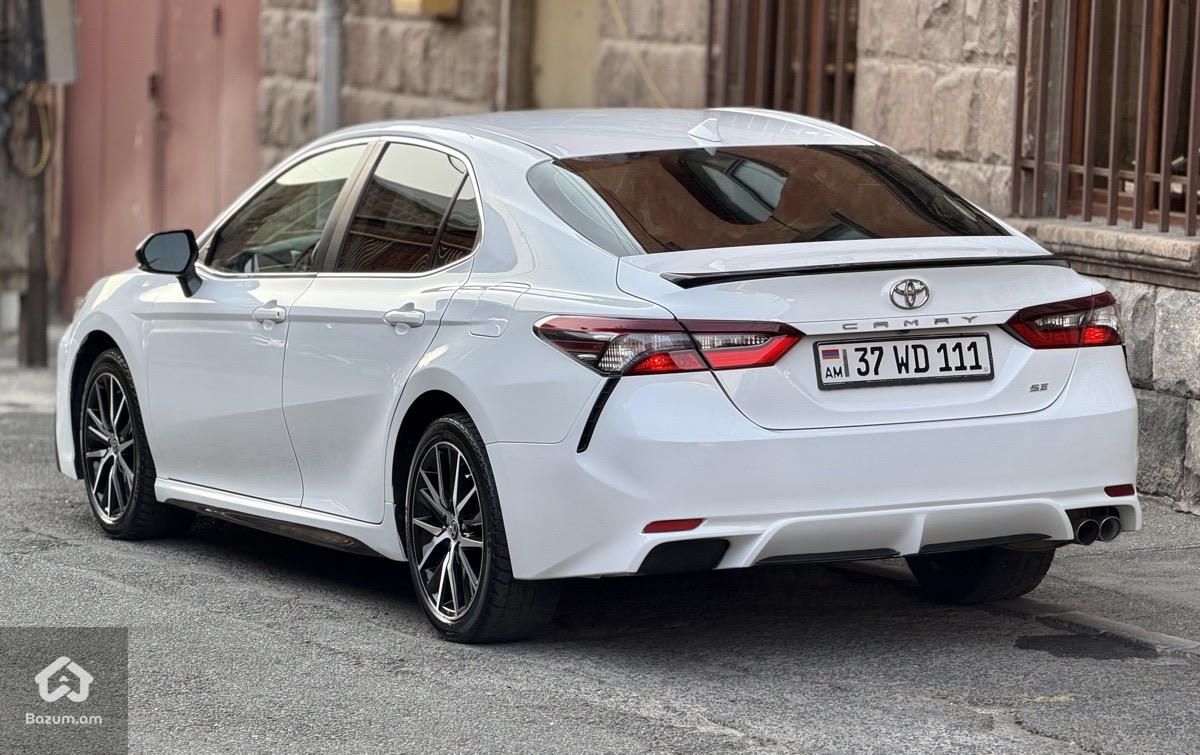 Toyota Camry 2022 - image 3