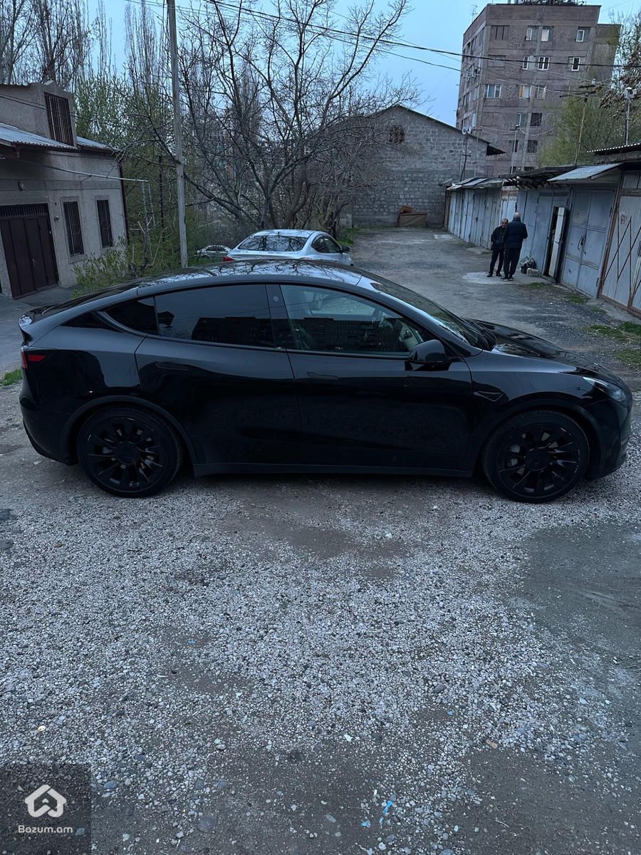 Tesla Model Y Long Range - image 5