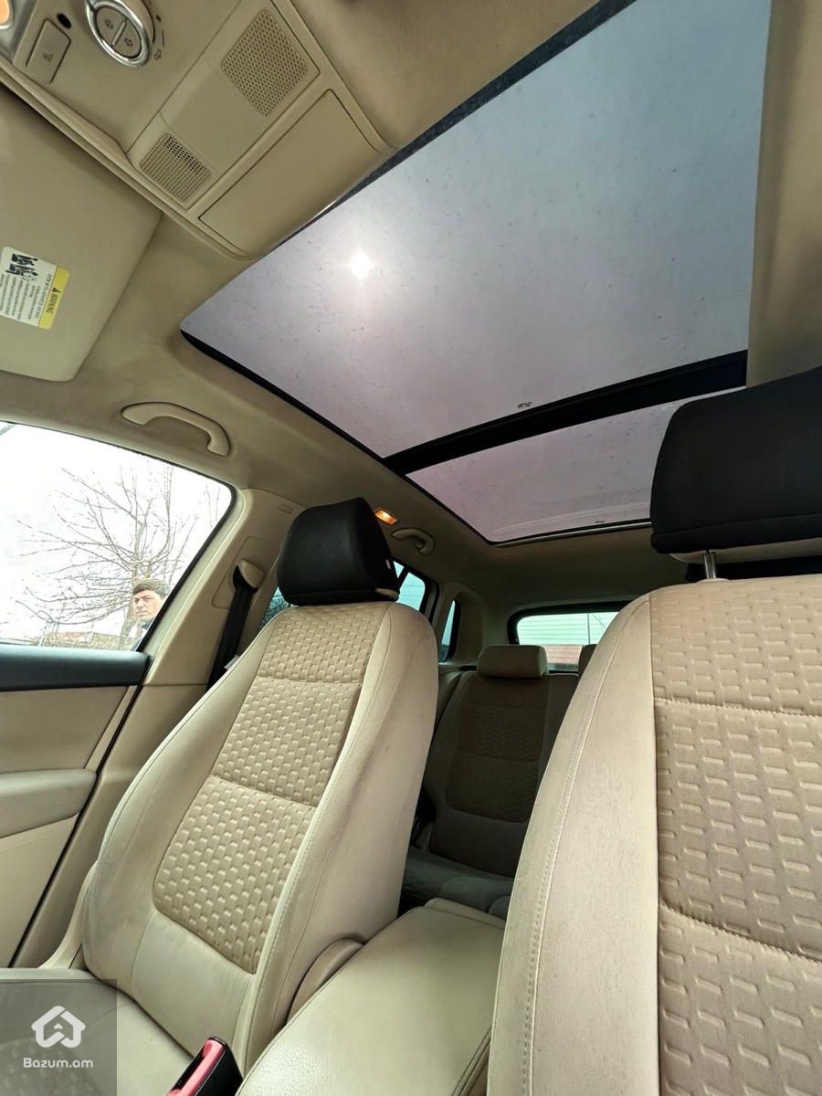 Volkswagen Tiguan 2009 - image 4