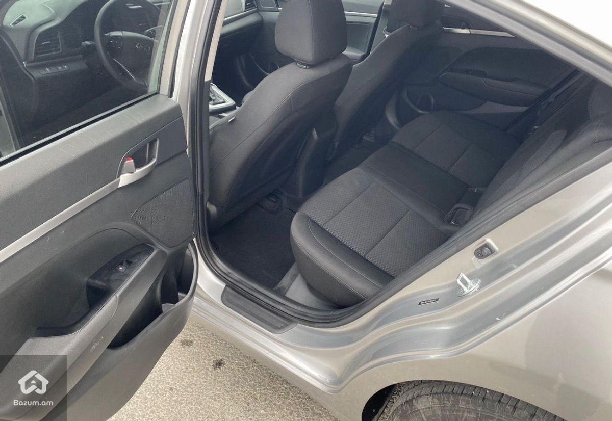 Hyundai Elantra 2020 - image 6