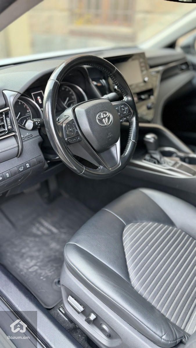 Toyota Camry 2022 - image 6