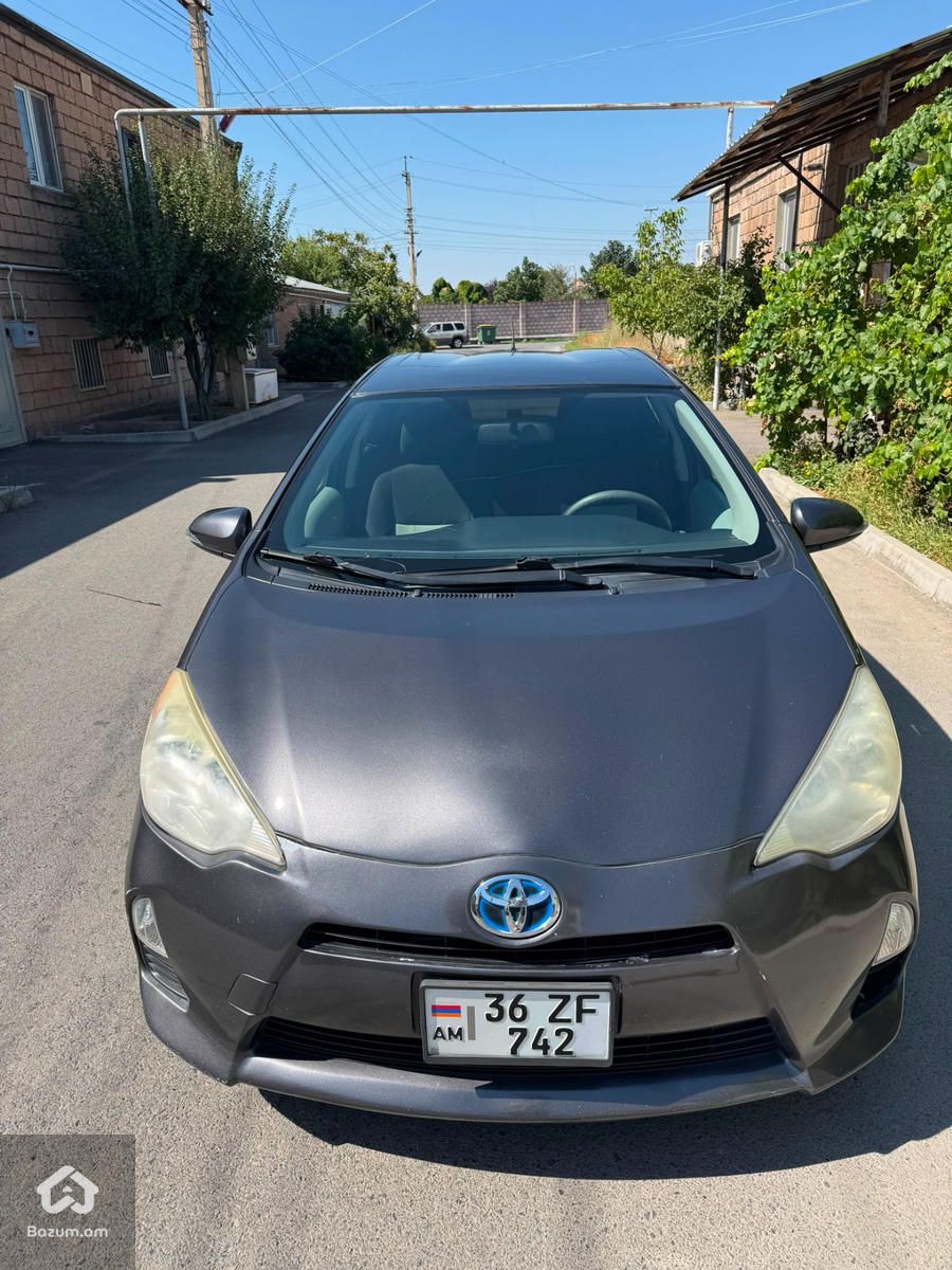 Toyota Prius 2013 - image 4