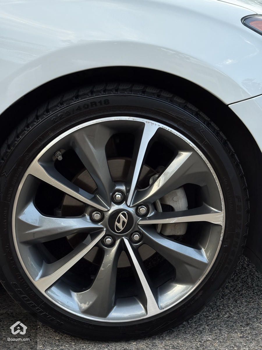 Hyundai Veloster 2018 - image 9