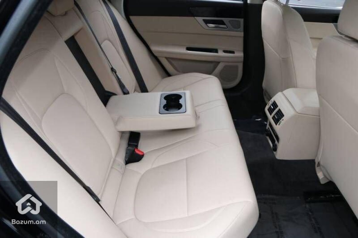 Jaguar XF 2016 - image 6