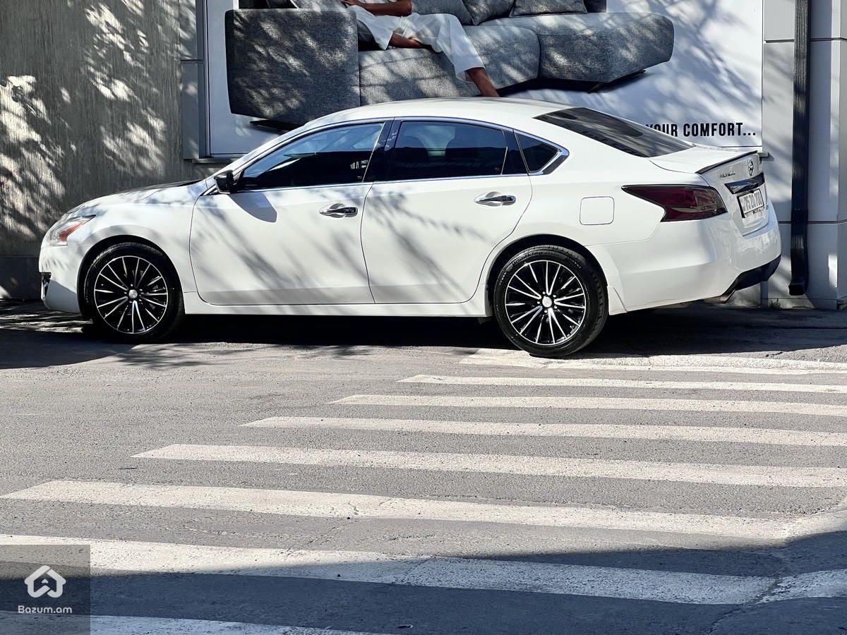 NISSAN ALTIMA - image 1