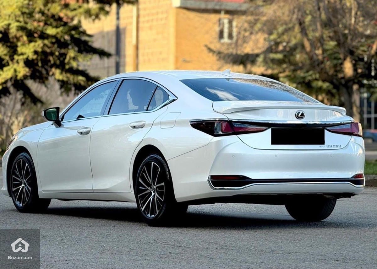 Lexus ES 250 2022 - image 5