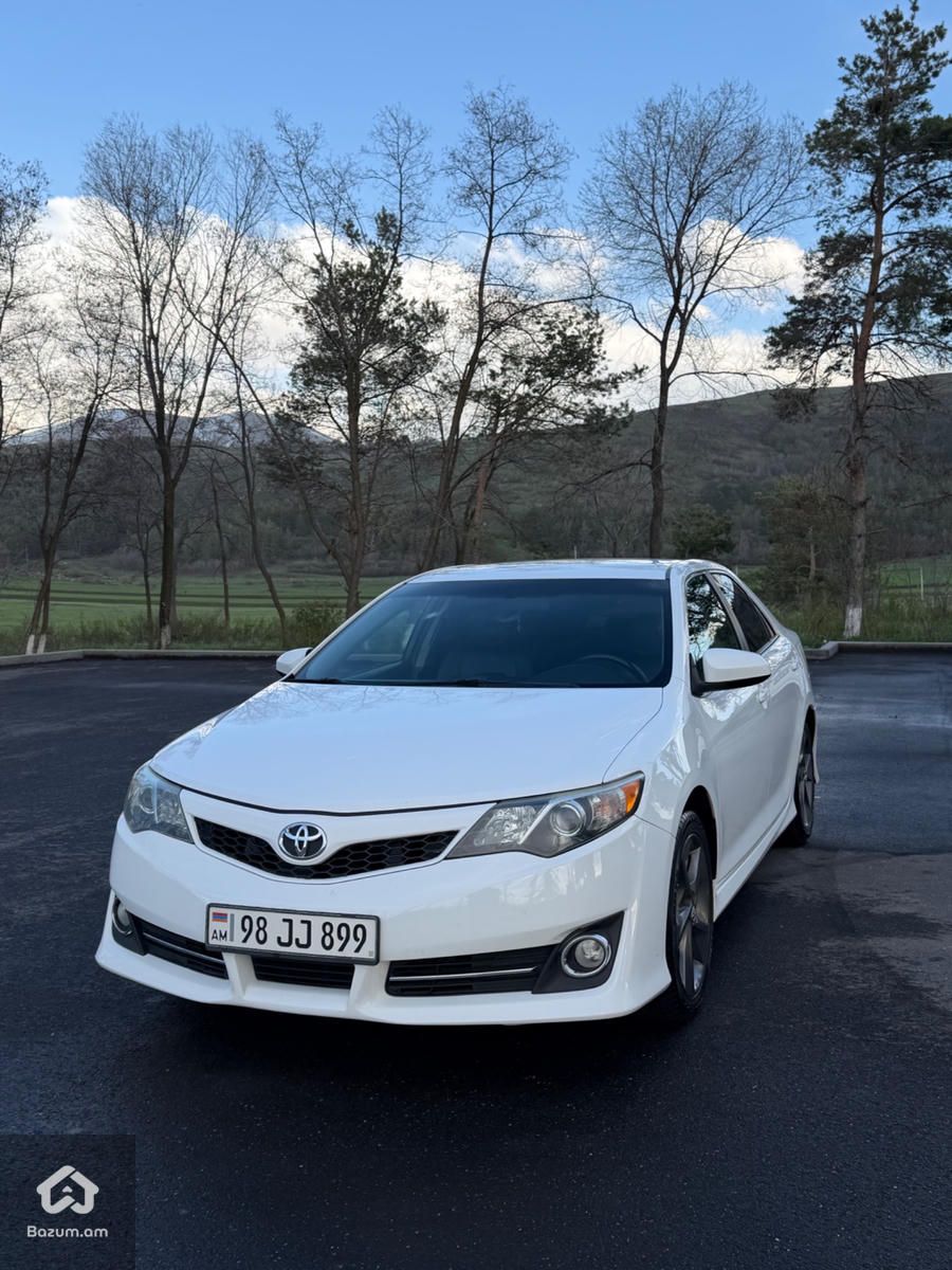 Toyota camry se - image 4