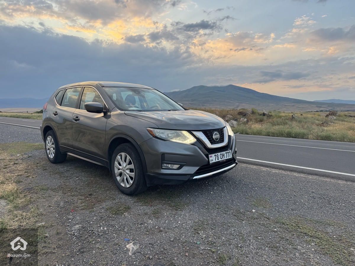 Nissan Rogue - image 1