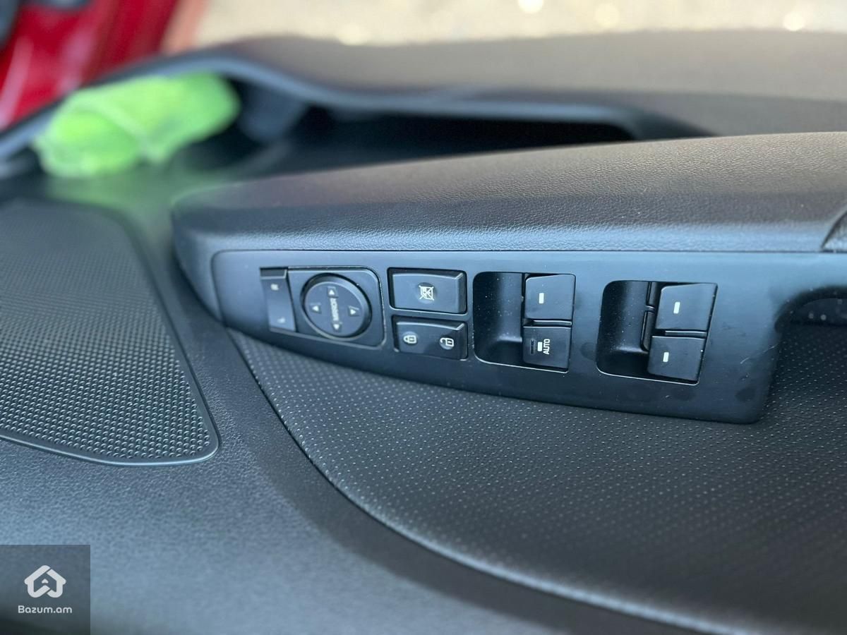 Hyundai - image 12