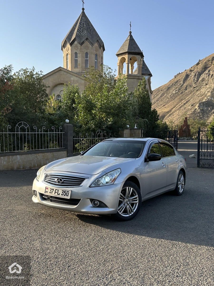 Infiniti G25 2012 - image 1