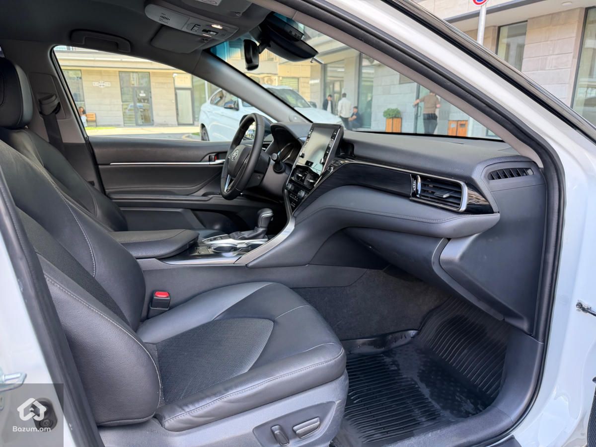Toyota Camry 2021 - image 7