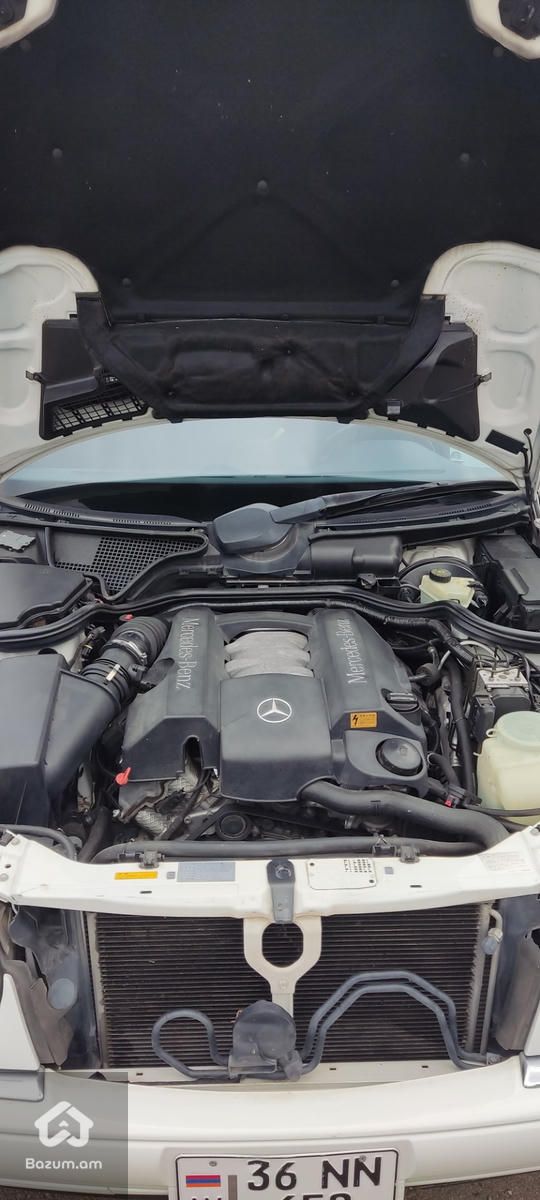 Mercedes-Benz E-Class W210 - image 26