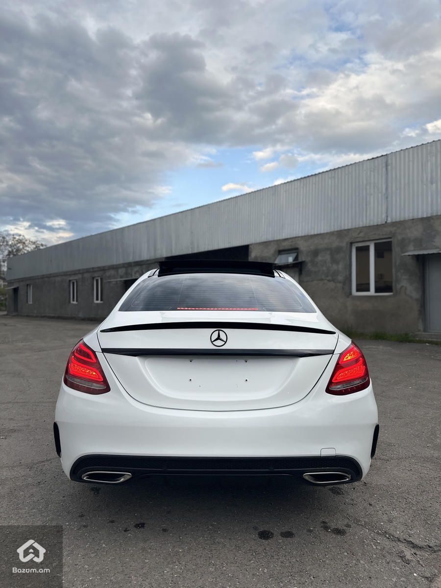 Mercedes Benz C300 - image 3