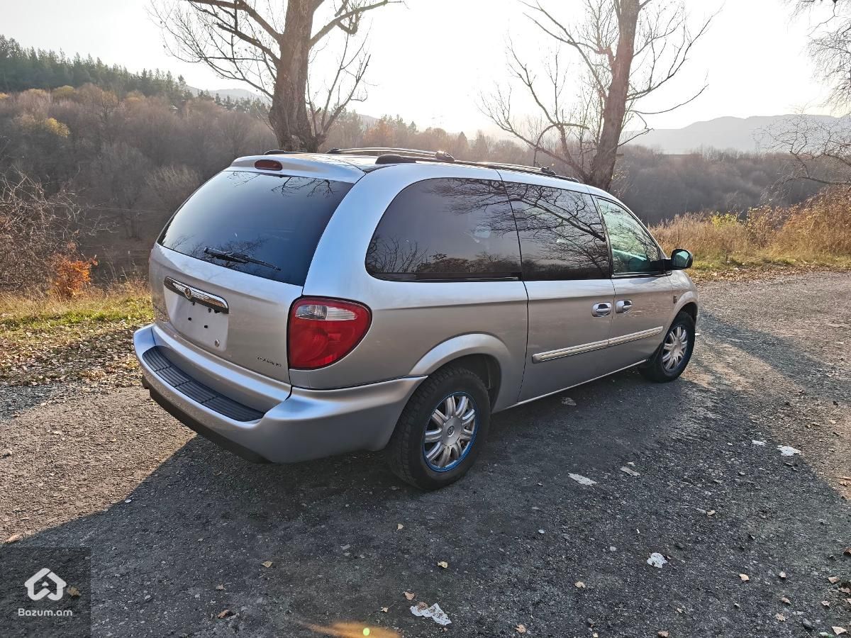 Chrysler Town & Country 2005 Touring Stow'n'go - image 5