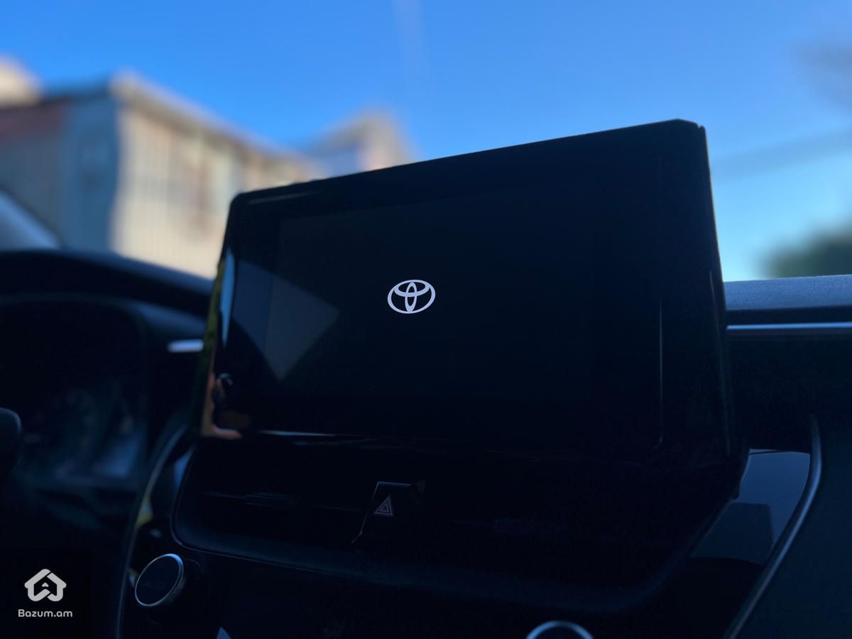 Toyota Corolla LE Premium - image 18
