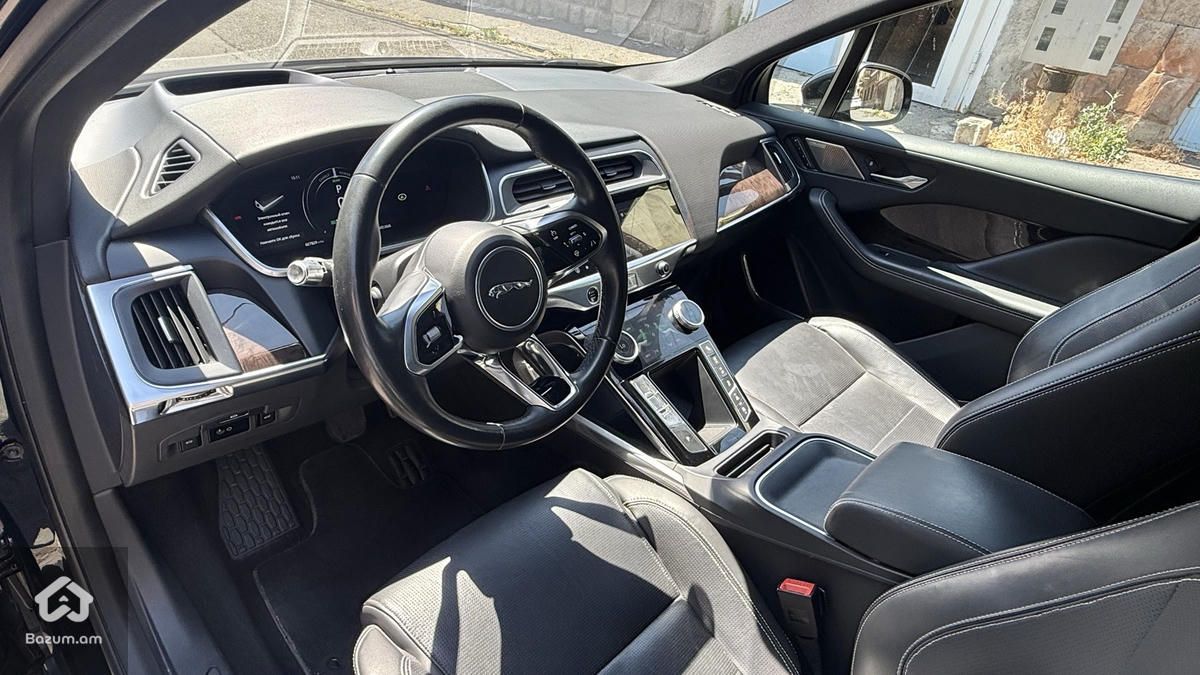 Jaguar I-Pace EV 400 - image 5