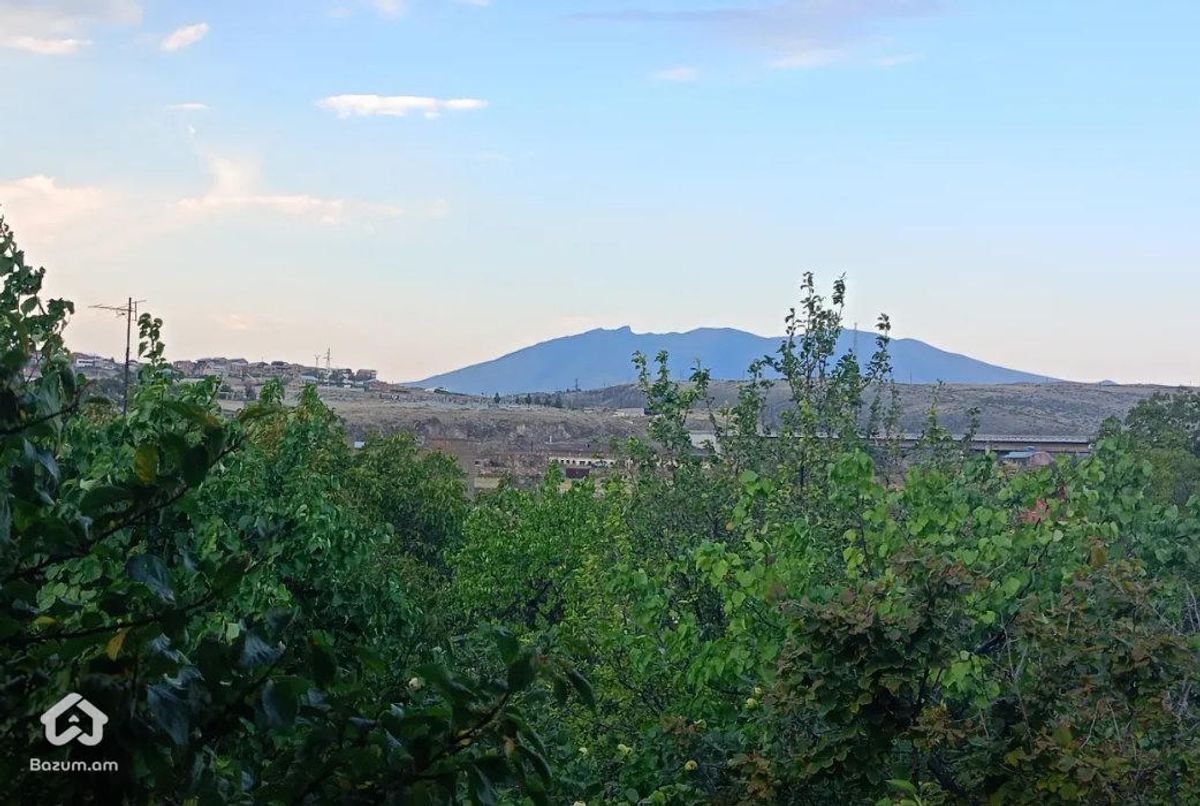 Երկու հարկանի քարե տուն Աշտարակում - image 2