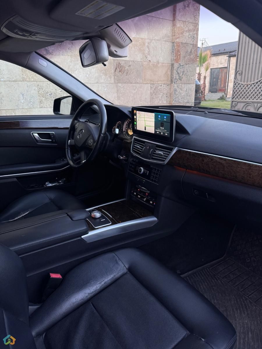 Mercedes-Benz E200 - image 6